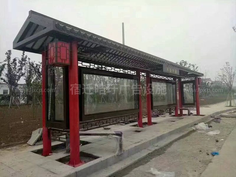 城市公交候車(chē)亭廠家現(xiàn)場(chǎng)安裝案例